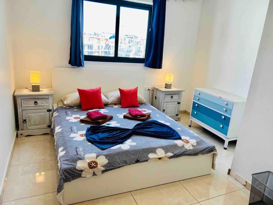 Duplex Whiskey Home 200M Away From The Sea And The Square St. Paul's Bay Buitenkant foto